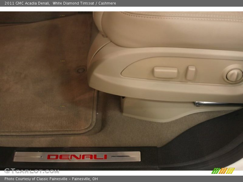 White Diamond Tintcoat / Cashmere 2011 GMC Acadia Denali
