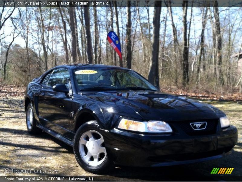 Black / Medium Parchment 2000 Ford Mustang V6 Coupe