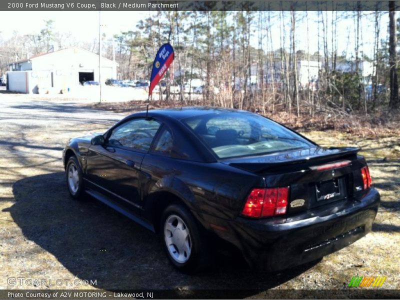 Black / Medium Parchment 2000 Ford Mustang V6 Coupe