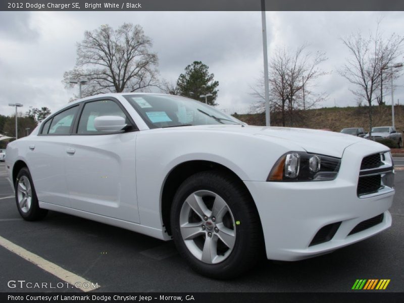 Bright White / Black 2012 Dodge Charger SE