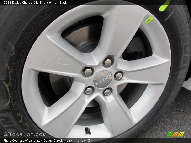 Bright White / Black 2012 Dodge Charger SE