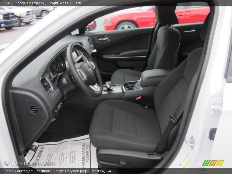 Bright White / Black 2012 Dodge Charger SE