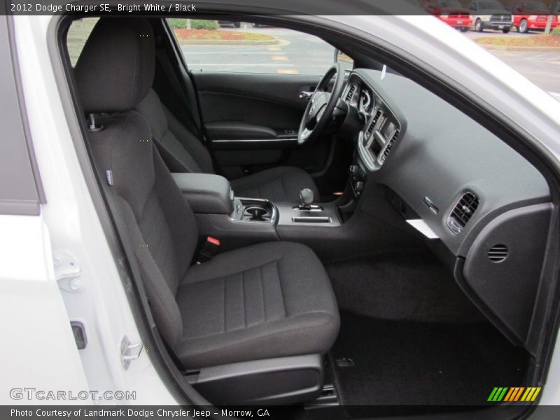 Bright White / Black 2012 Dodge Charger SE