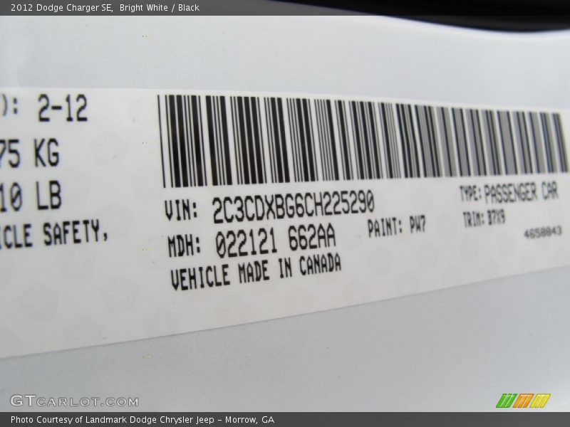 Bright White / Black 2012 Dodge Charger SE