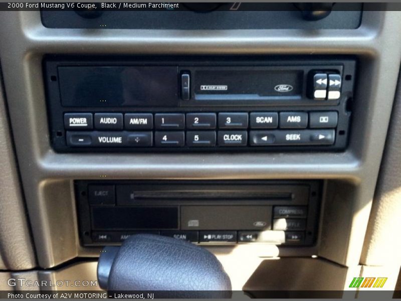 Black / Medium Parchment 2000 Ford Mustang V6 Coupe