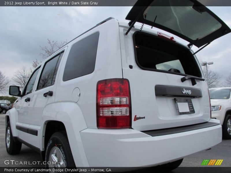 Bright White / Dark Slate Gray 2012 Jeep Liberty Sport