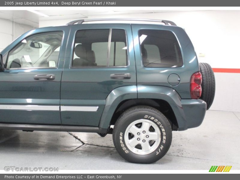 Deep Beryl Green Pearl / Khaki 2005 Jeep Liberty Limited 4x4