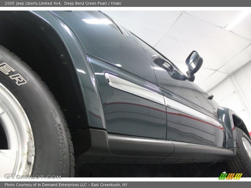 Deep Beryl Green Pearl / Khaki 2005 Jeep Liberty Limited 4x4