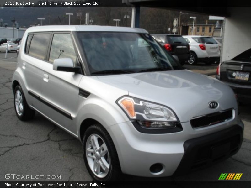 Bright Silver / Black Soul Logo Cloth 2010 Kia Soul +