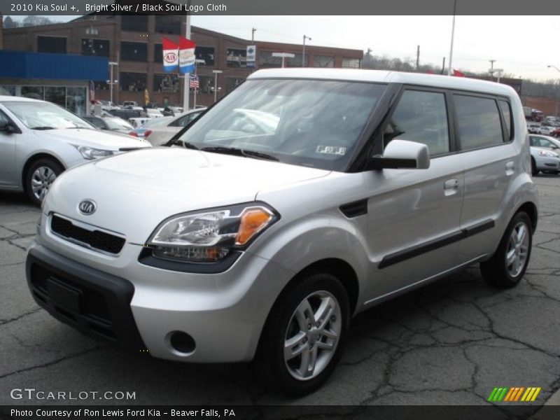 Bright Silver / Black Soul Logo Cloth 2010 Kia Soul +