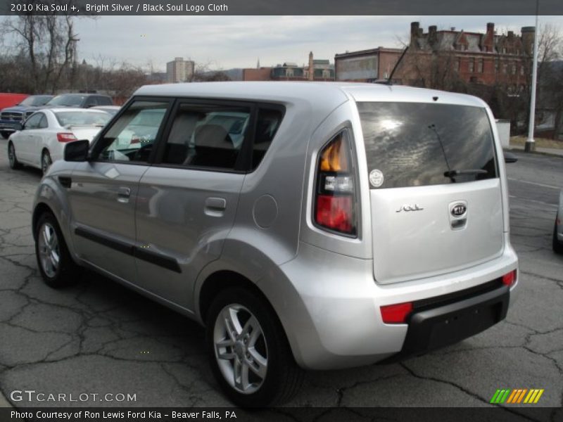 Bright Silver / Black Soul Logo Cloth 2010 Kia Soul +