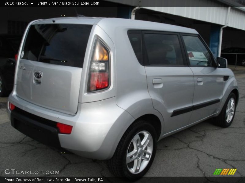 Bright Silver / Black Soul Logo Cloth 2010 Kia Soul +