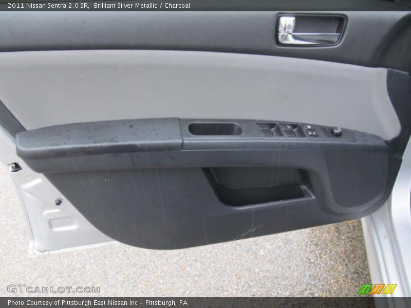 Brilliant Silver Metallic / Charcoal 2011 Nissan Sentra 2.0 SR
