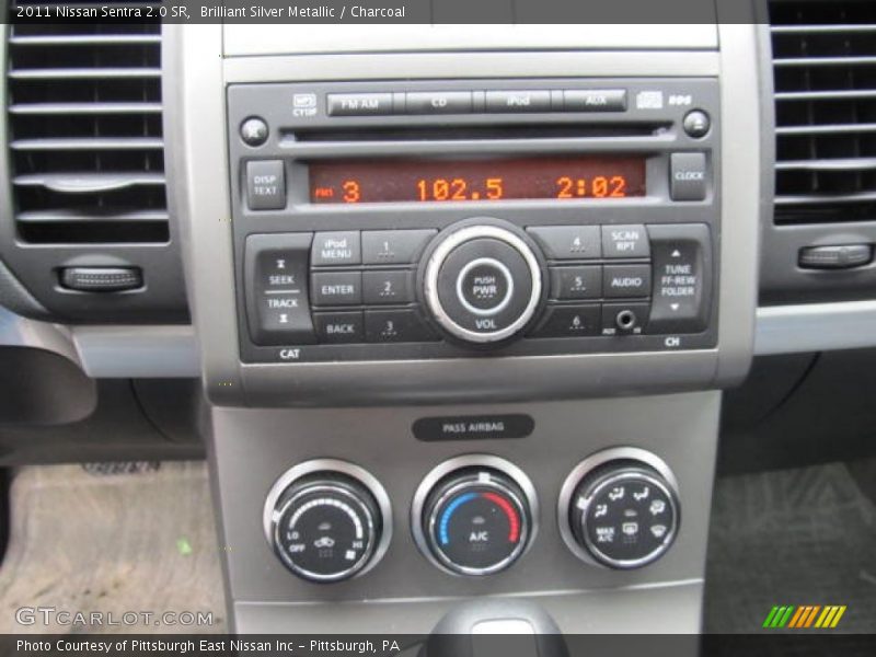 Controls of 2011 Sentra 2.0 SR