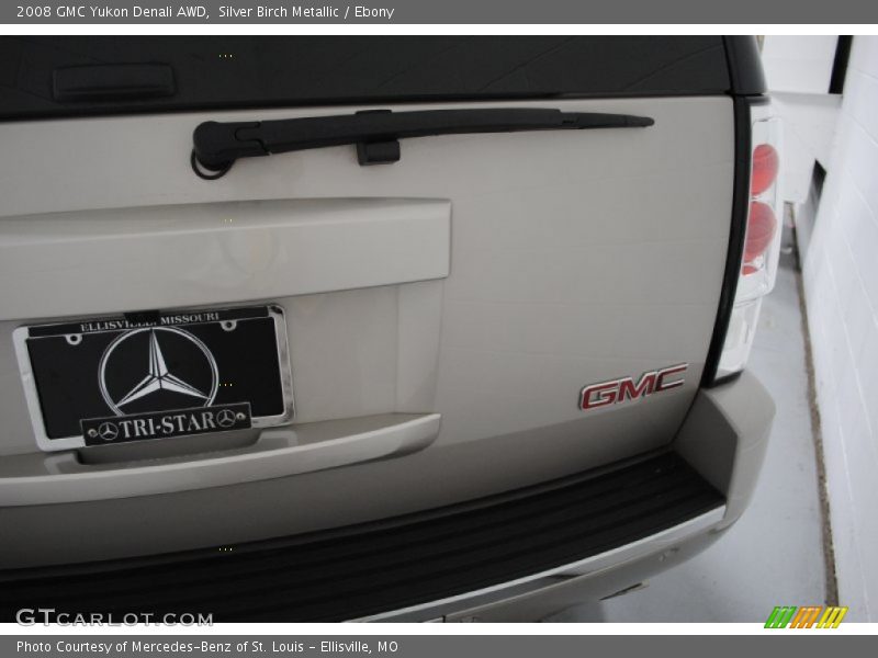 Silver Birch Metallic / Ebony 2008 GMC Yukon Denali AWD