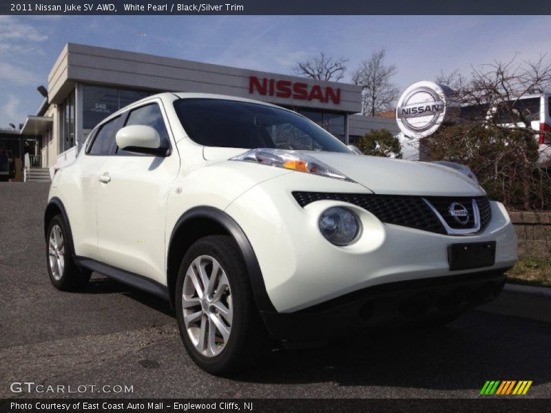 White Pearl / Black/Silver Trim 2011 Nissan Juke SV AWD