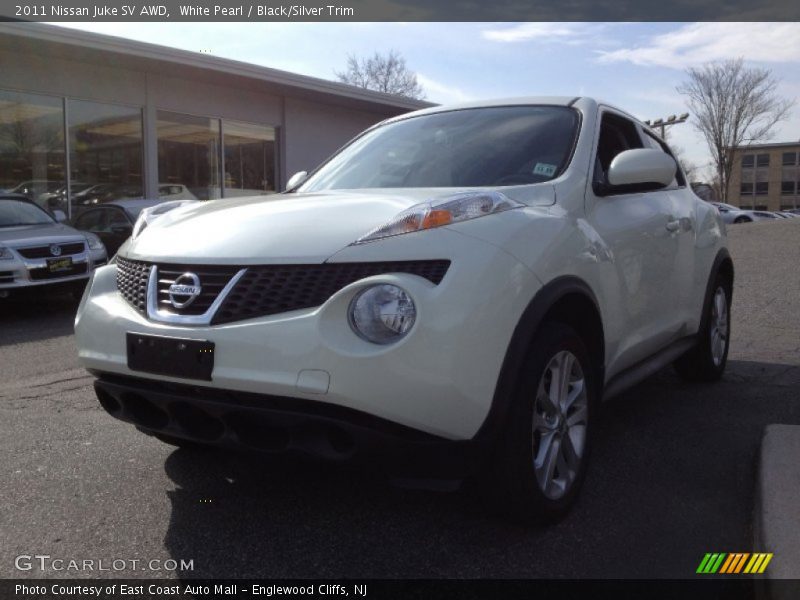 White Pearl / Black/Silver Trim 2011 Nissan Juke SV AWD