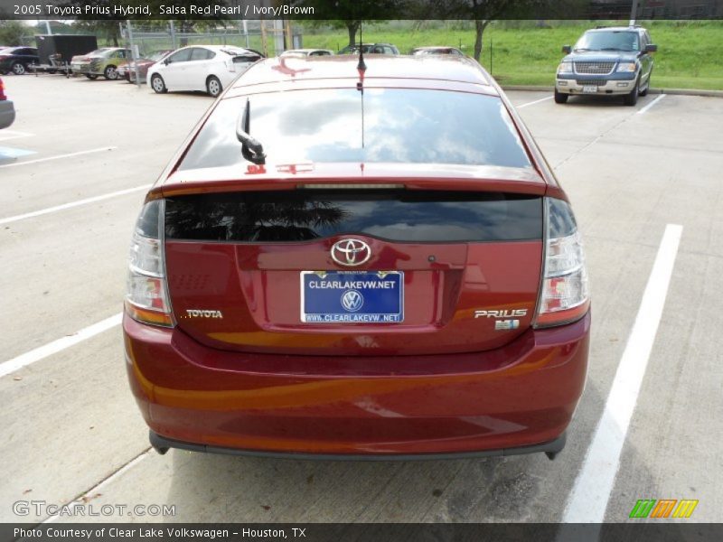 Salsa Red Pearl / Ivory/Brown 2005 Toyota Prius Hybrid