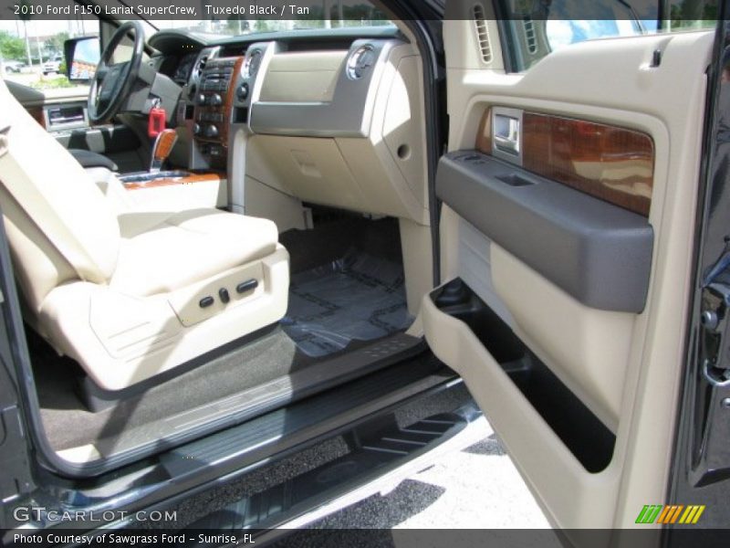 Tuxedo Black / Tan 2010 Ford F150 Lariat SuperCrew