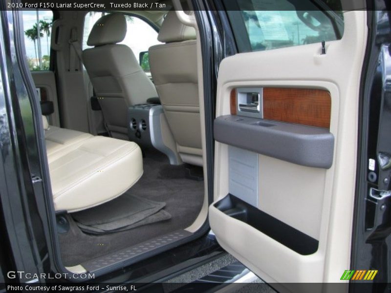 Tuxedo Black / Tan 2010 Ford F150 Lariat SuperCrew