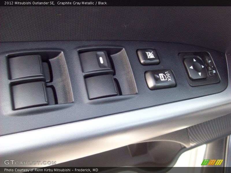 Graphite Gray Metallic / Black 2012 Mitsubishi Outlander SE