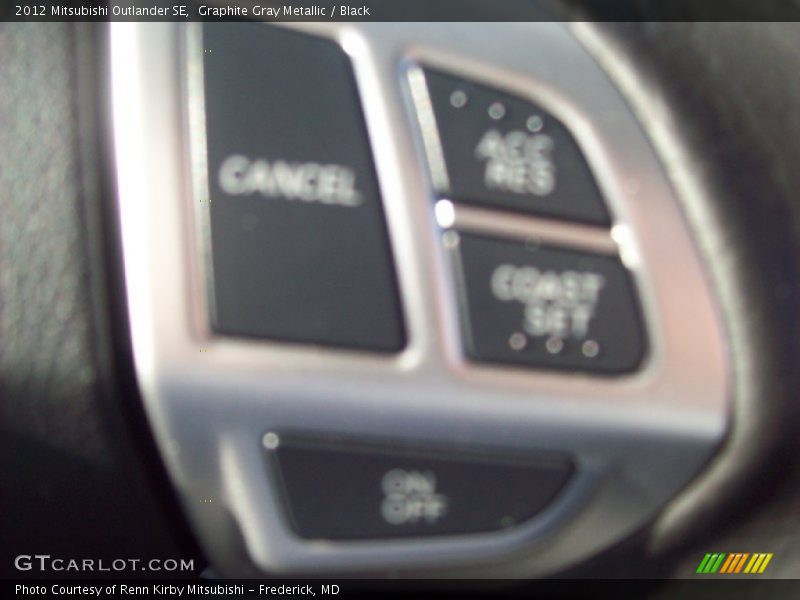 Graphite Gray Metallic / Black 2012 Mitsubishi Outlander SE
