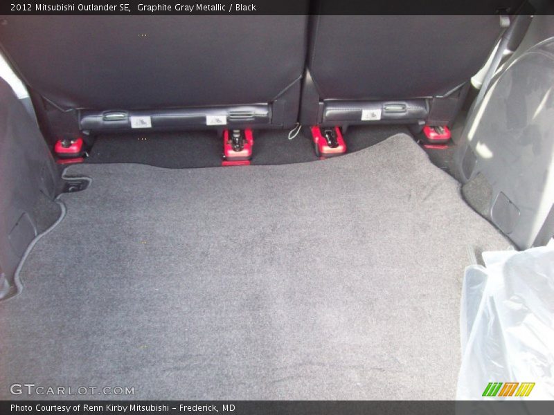 Graphite Gray Metallic / Black 2012 Mitsubishi Outlander SE