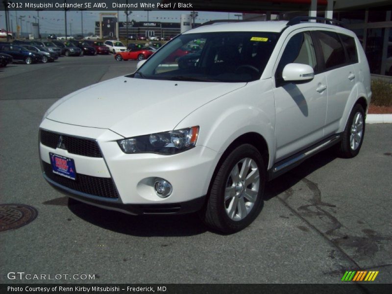 Diamond White Pearl / Black 2012 Mitsubishi Outlander SE AWD