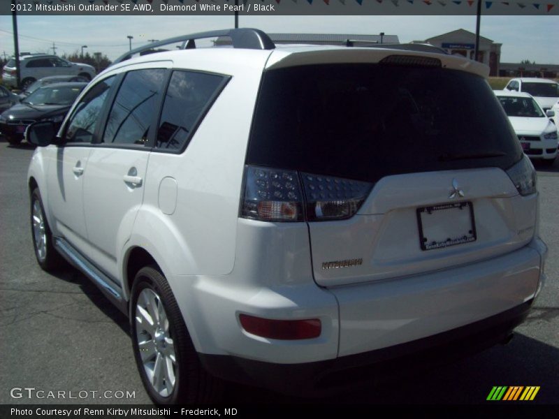 Diamond White Pearl / Black 2012 Mitsubishi Outlander SE AWD