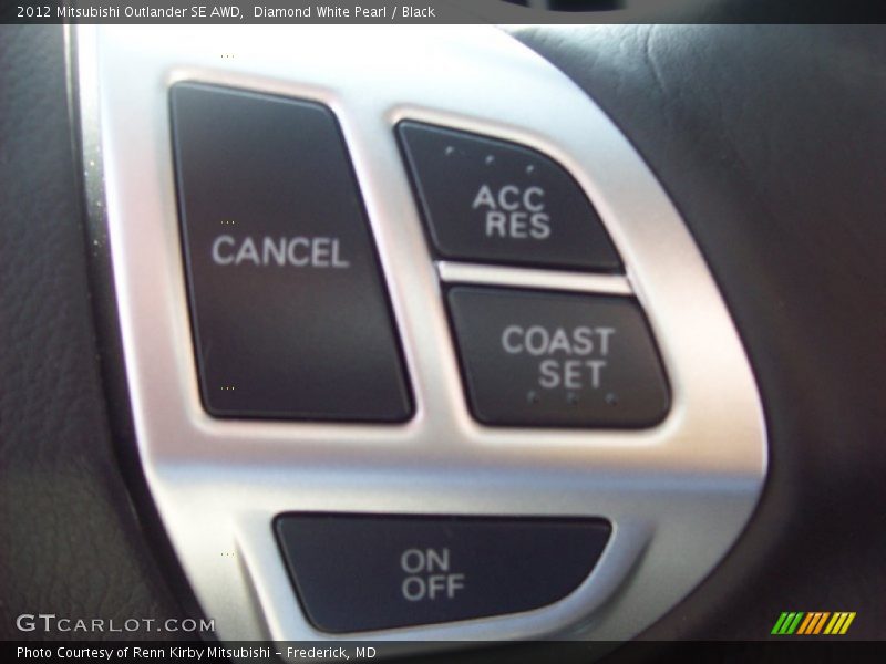 Diamond White Pearl / Black 2012 Mitsubishi Outlander SE AWD