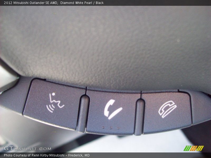 Diamond White Pearl / Black 2012 Mitsubishi Outlander SE AWD