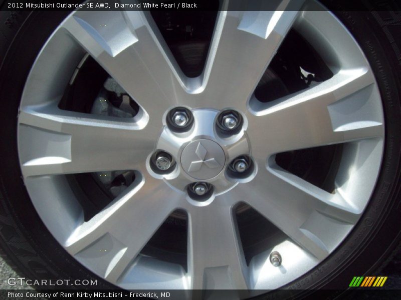 Diamond White Pearl / Black 2012 Mitsubishi Outlander SE AWD