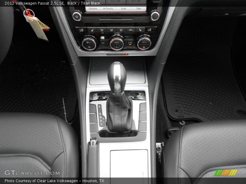 Black / Titan Black 2012 Volkswagen Passat 2.5L SE