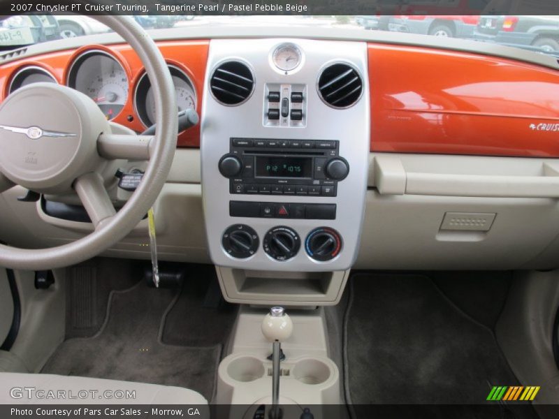 Controls of 2007 PT Cruiser Touring