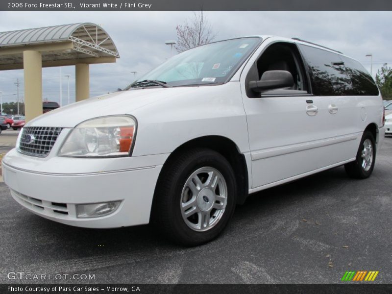 Front 3/4 View of 2006 Freestar SEL