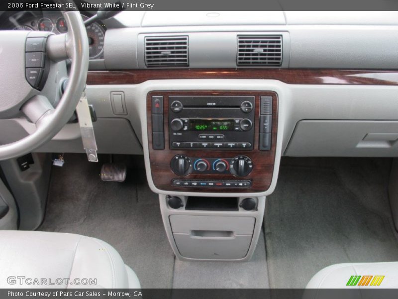 Vibrant White / Flint Grey 2006 Ford Freestar SEL