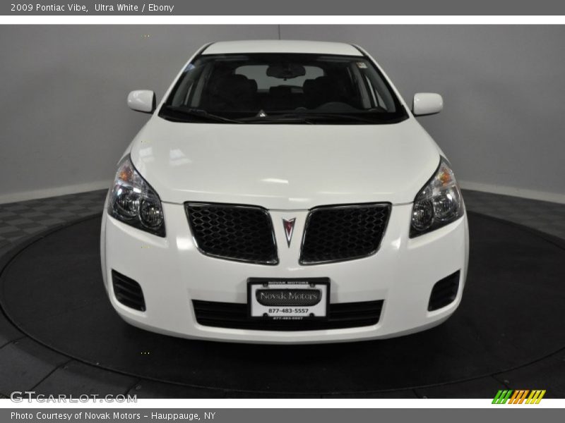 Ultra White / Ebony 2009 Pontiac Vibe
