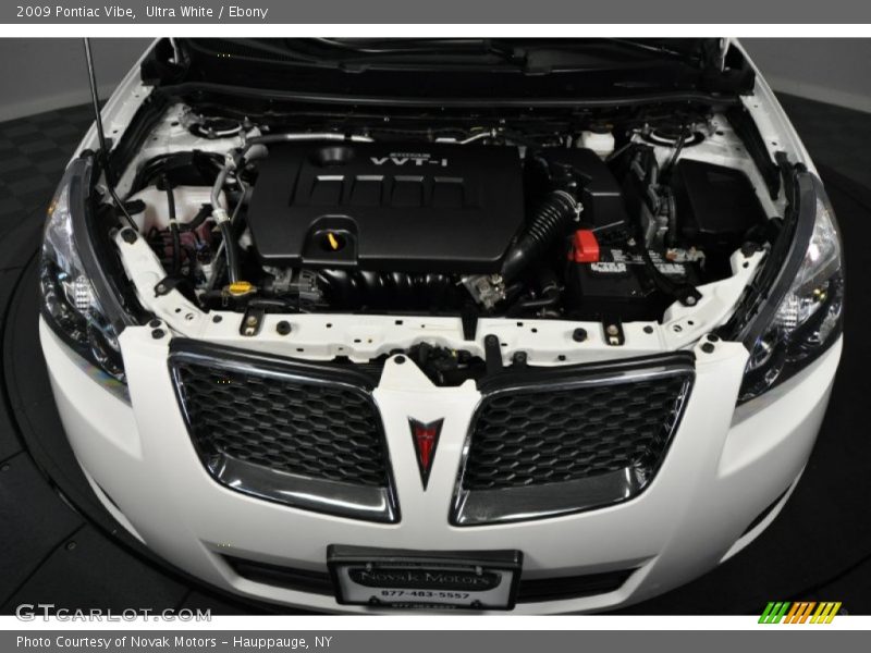 Ultra White / Ebony 2009 Pontiac Vibe