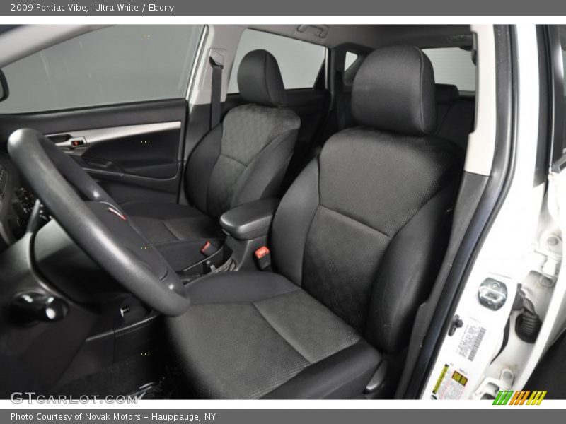 Ultra White / Ebony 2009 Pontiac Vibe