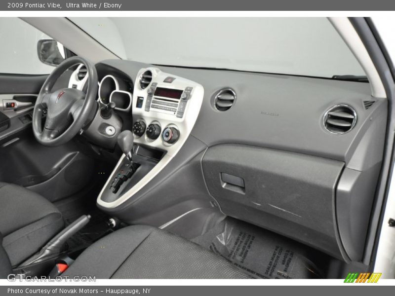 Ultra White / Ebony 2009 Pontiac Vibe