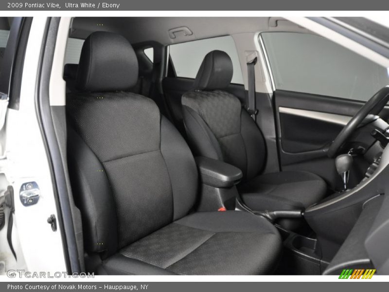 Ultra White / Ebony 2009 Pontiac Vibe