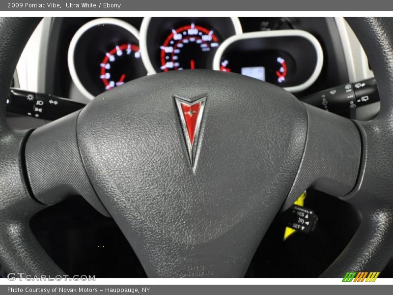 Ultra White / Ebony 2009 Pontiac Vibe