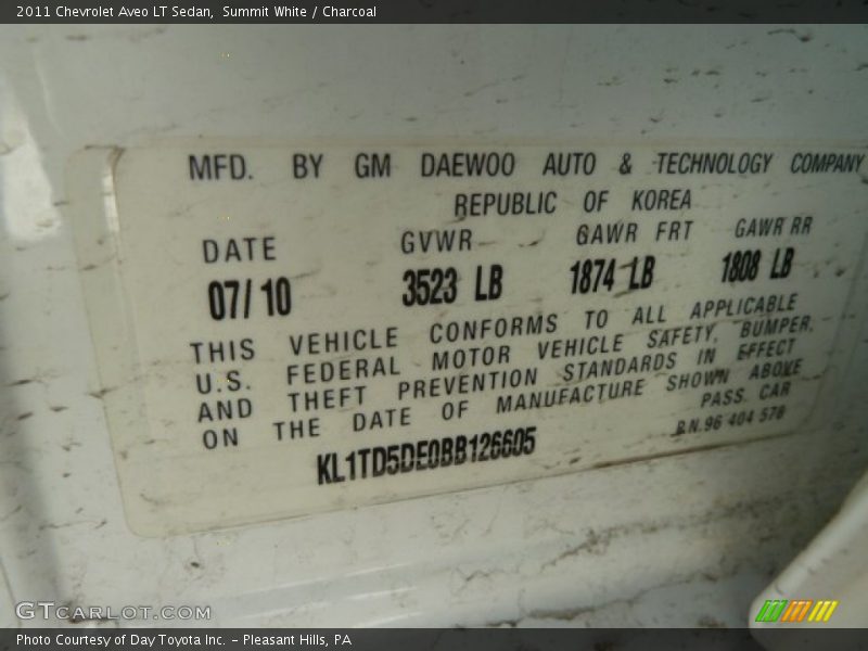 Summit White / Charcoal 2011 Chevrolet Aveo LT Sedan