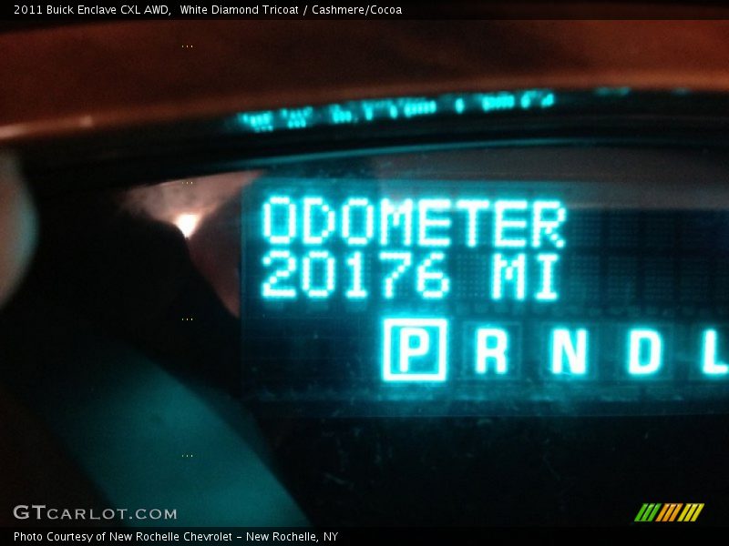 White Diamond Tricoat / Cashmere/Cocoa 2011 Buick Enclave CXL AWD
