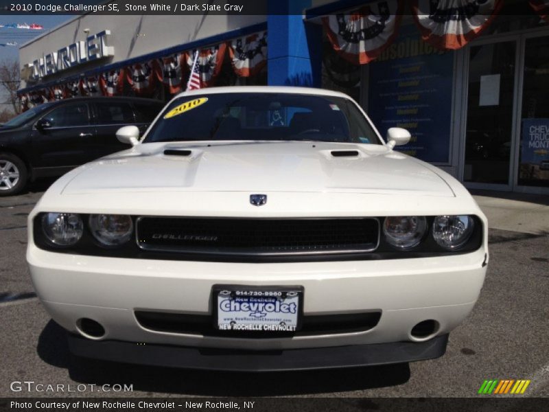 Stone White / Dark Slate Gray 2010 Dodge Challenger SE