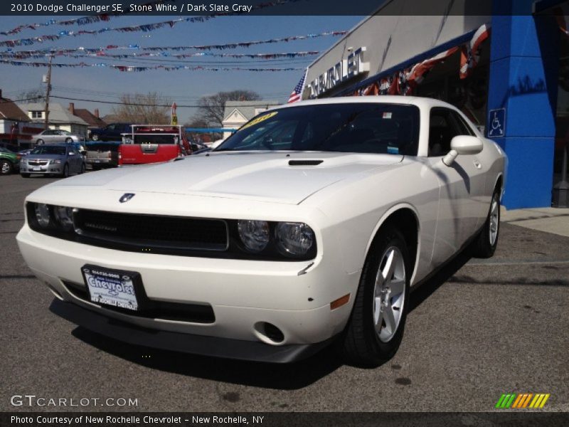 Stone White / Dark Slate Gray 2010 Dodge Challenger SE