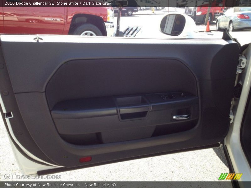 Stone White / Dark Slate Gray 2010 Dodge Challenger SE