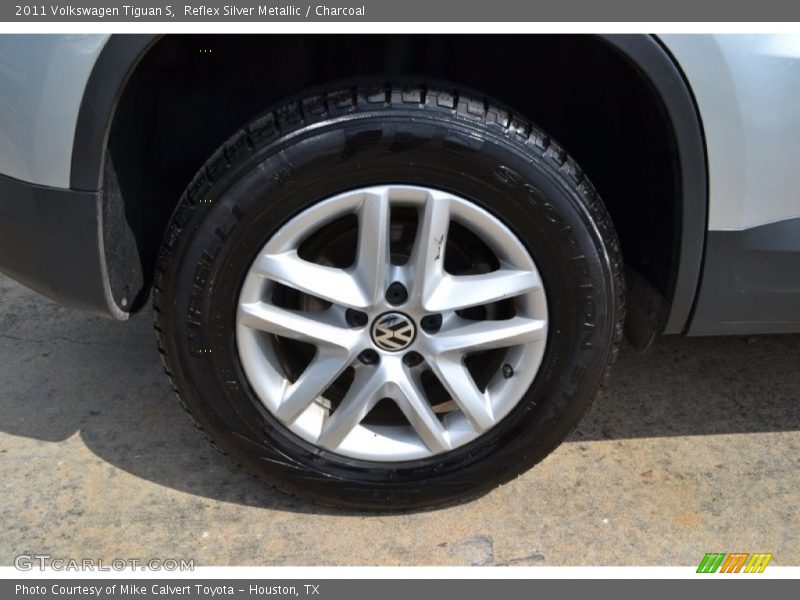 Reflex Silver Metallic / Charcoal 2011 Volkswagen Tiguan S