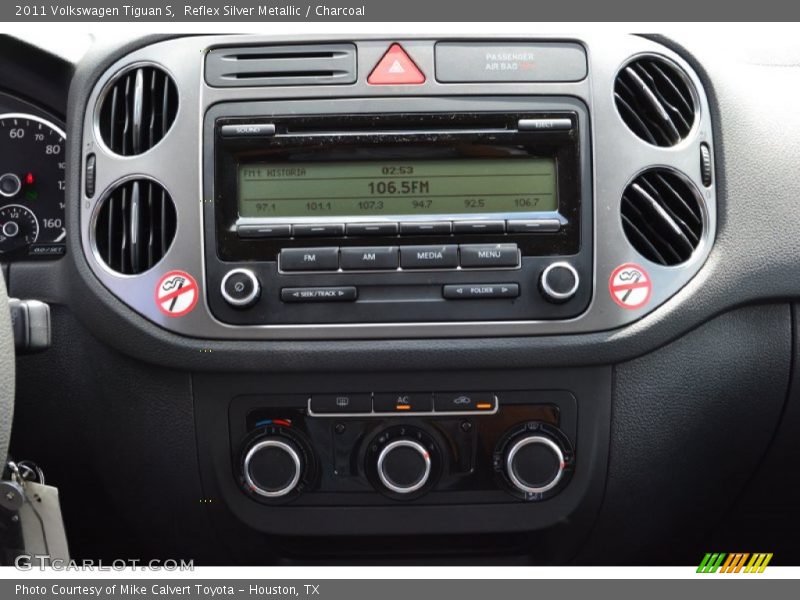 Reflex Silver Metallic / Charcoal 2011 Volkswagen Tiguan S