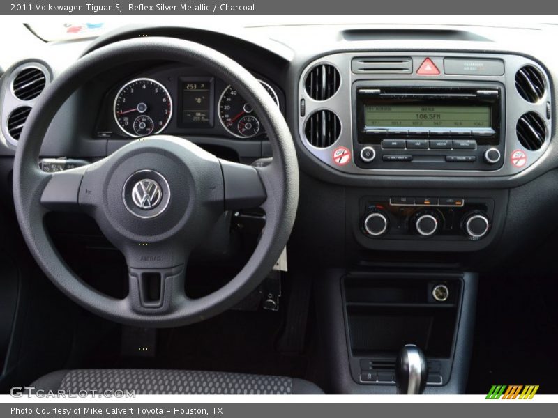 Reflex Silver Metallic / Charcoal 2011 Volkswagen Tiguan S